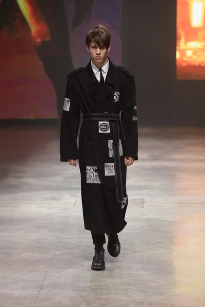 Look 30